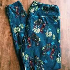 Lularoe Teal Fish & Seashell Leggings TC